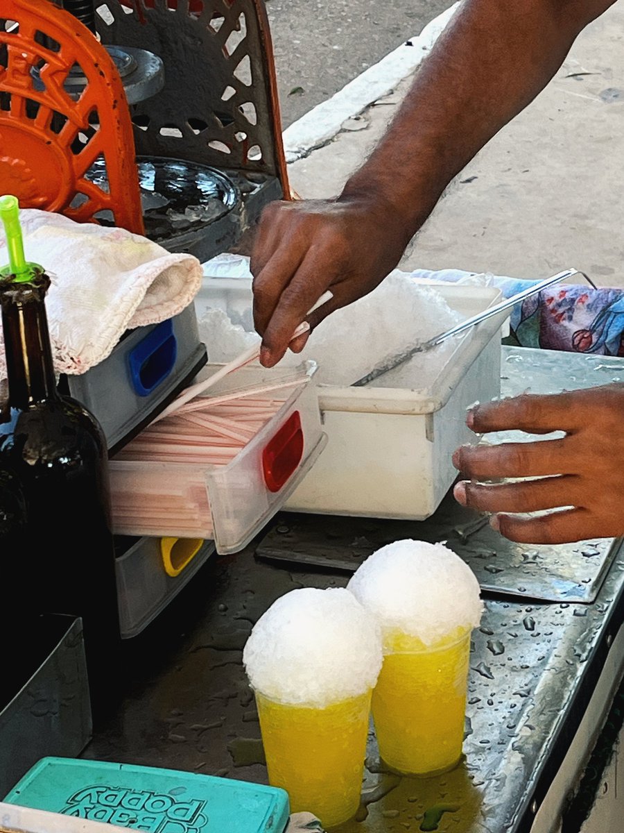 La anterior vez que comí raspadilla fue en 2017, en la frontera de 🇧🇴 e 🇧🇷
Este último encontré en la feria Kantuta, yo creí que solo habia en Bolívia, no me acuerdo de haver visto aqui en Sp