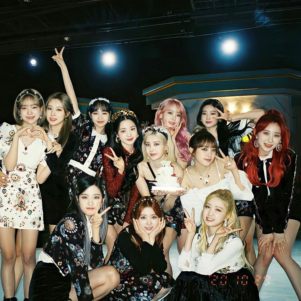 kkurouyuri's tweet image. right person                        wrong place