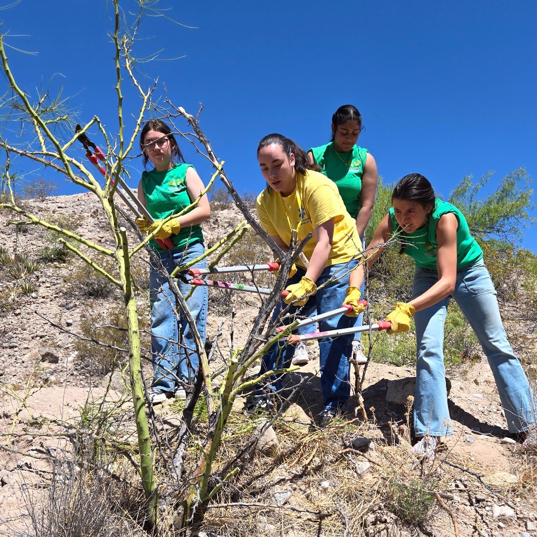 Goodbye,Loretto Academy thank you for your wonderful work! Let's cherish them and spread our love for nature! #EnvironmentalEducation #YoungStewards #EnvironmentalStewardship #NOAAPlanetStewards #ElPasoConservation #ReslerCanyon @FronteraLandAlliance @noaaeducation #ProudPartner