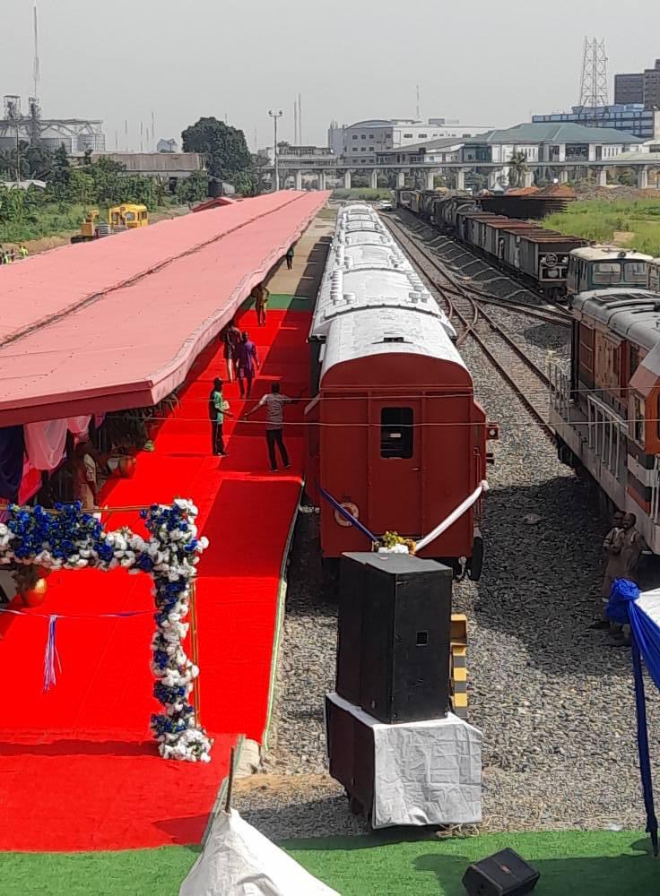 Yesterday, the Honourable Minister @MinTransportNG , @SenAlkali commissioned the Port Harcourt to Aba narrow gauge rail line after completing the rehabilitation and reconstruction of the project. The reopening of the eastern line will ease public transportation and boost