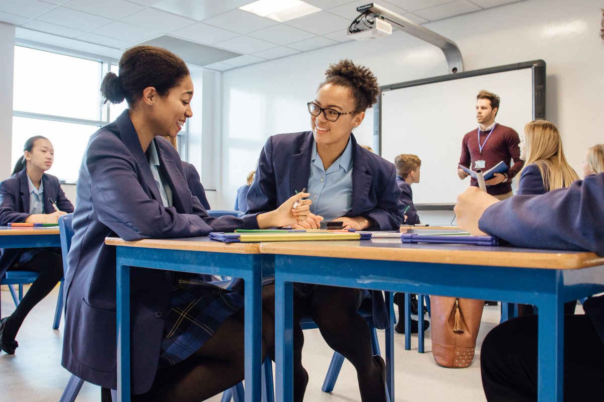 The University of Brighton is one of eight providers in England selected to deliver the new Teacher Degree Apprenticeship offering a fee-free, salaried route for graduates to become qualified teachers. The pilot runs from 2025–26. Read the full story: shorturl.at/guI15