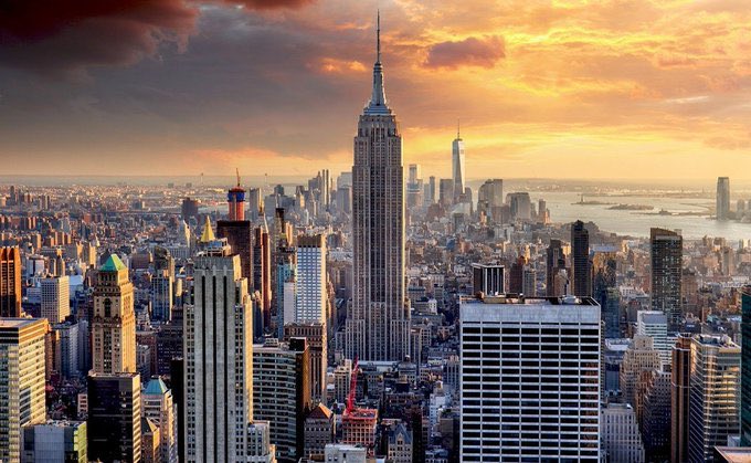 #UnDiaComoHoy de 1931 en Nueva York, el presidente Herbert Hoover inaugura el #EmpireState, el edificio más alto del mundo para ese momento.

Hoy en día este rascacielos es un símbolo de la ciudad de #NuevaYork.