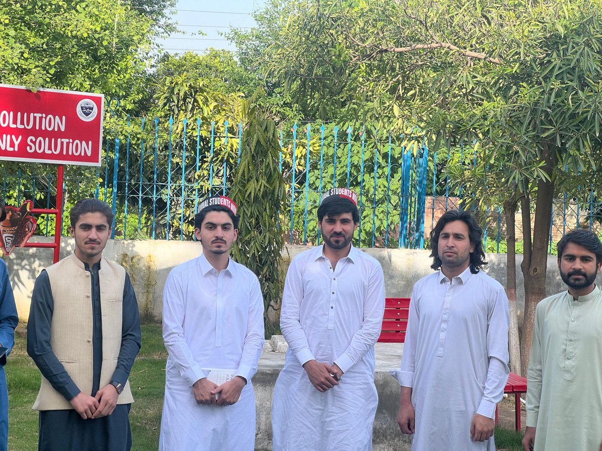 Today participated in the meeting of #NSM UOP for the awareness and to raise voice against the injustices and exploitation of proletariats and laborers by #Ashrafya. زندگی خشک ہے ویران ہے افسردہ ہے ایک مزدور کے بکھرے ہوۓ بالوں کیطرح #InternationalLabourDay2024 @BushraGohar