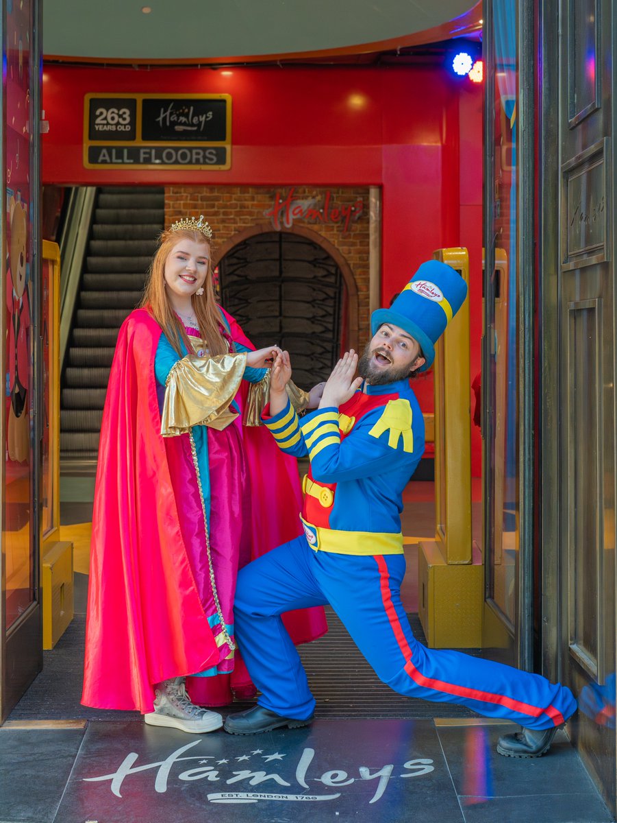 ❤️ Love knows no bounds, and neither does the joy of play! 🎈 Join us at Hamleys as we celebrate Global Love Day❣ Spread smiles, share hugs, and create magical moments with your loved ones 🌟