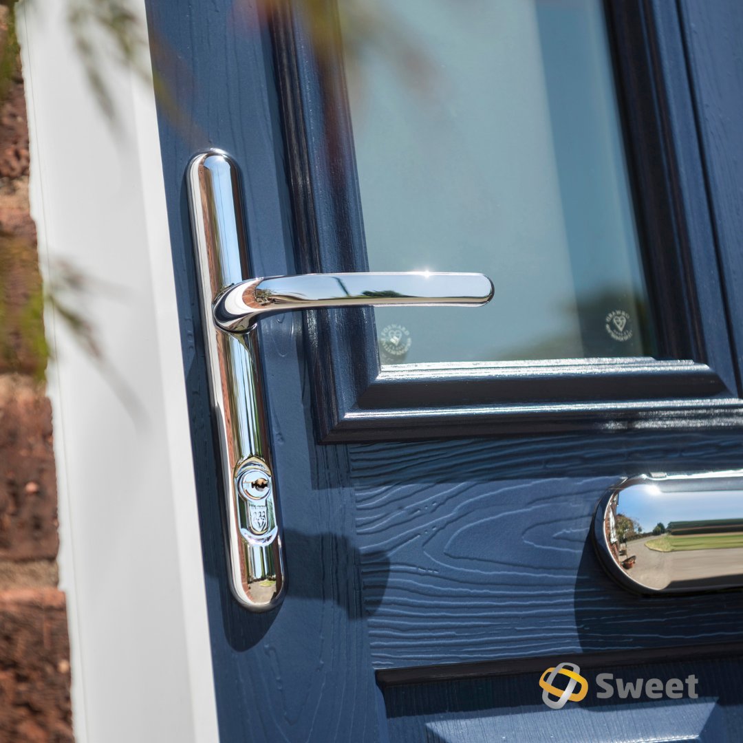 Are your customers concerned about the security of their home?

Recommend fitting Ultion and Sweet hardware to their doors. 🛠️

📸 Sweet lever handle in the colour ‘Chrome’.

#ultionandsweet #sweethardware #ultiondoorsecurity #doorhardware #doorhandle #doorhandledesign