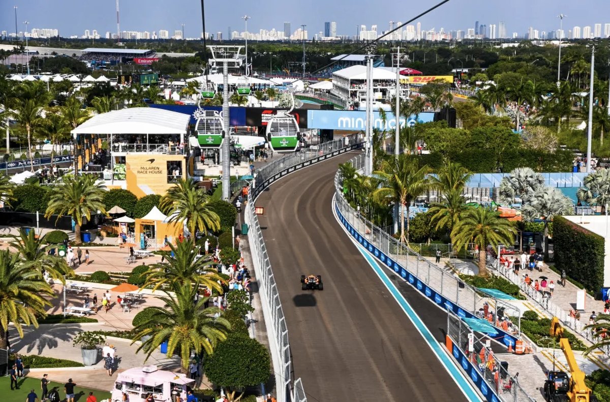 F1: Miami Grand Prix: Preview - McLaren!

More on Miami 👉 racescene.com/racing-news/f1…
-
-
-
#racing #formula1 #miamigrandprix #mclaren #racingcar #racingbike #racescene #racingdriver #racinglife #racingteam
