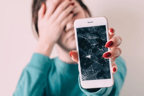 Just when you thought Monday was the worst, along comes Wednesday to throw some mid-week madness our way 💥 But hey, don't let a broken device get you down! Come see us to get your device fixed today! 🎉 #BrokenDevice #ElecronicRepair #PhoneRepair #ComputerRepair