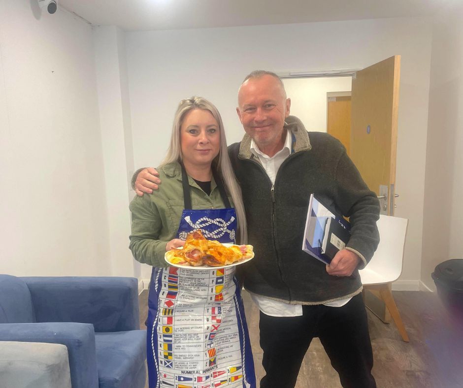 Great to be joined by Steve at our monthly residents' Tea & Toast on Friday! Steve works for @NHSArmedForces as part of Op COURAGE and does brilliant work visiting our #veterans to provide regular mental health and wellbeing services. #WeAreEntrain #OpCOURAGE