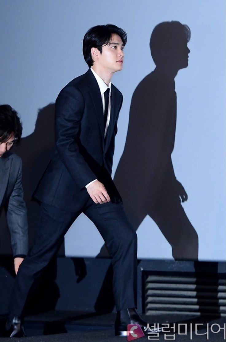 🐧perfect shadow 🤍 #KYUNGSOO #도경수 #디오 #엑소