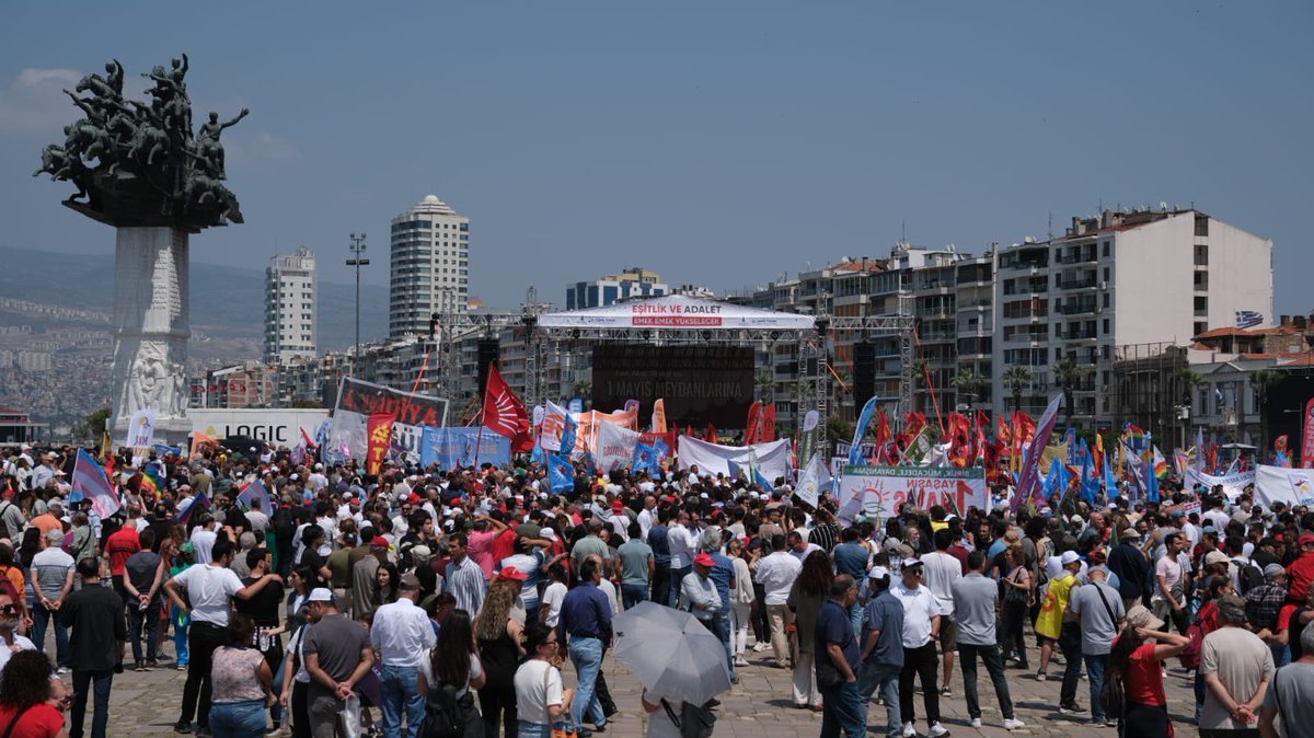 1 Mayıs, meydanlardayız… İzmir’de 1 Mayıs harika bir bayram. Bayramımız kutlu olsun!