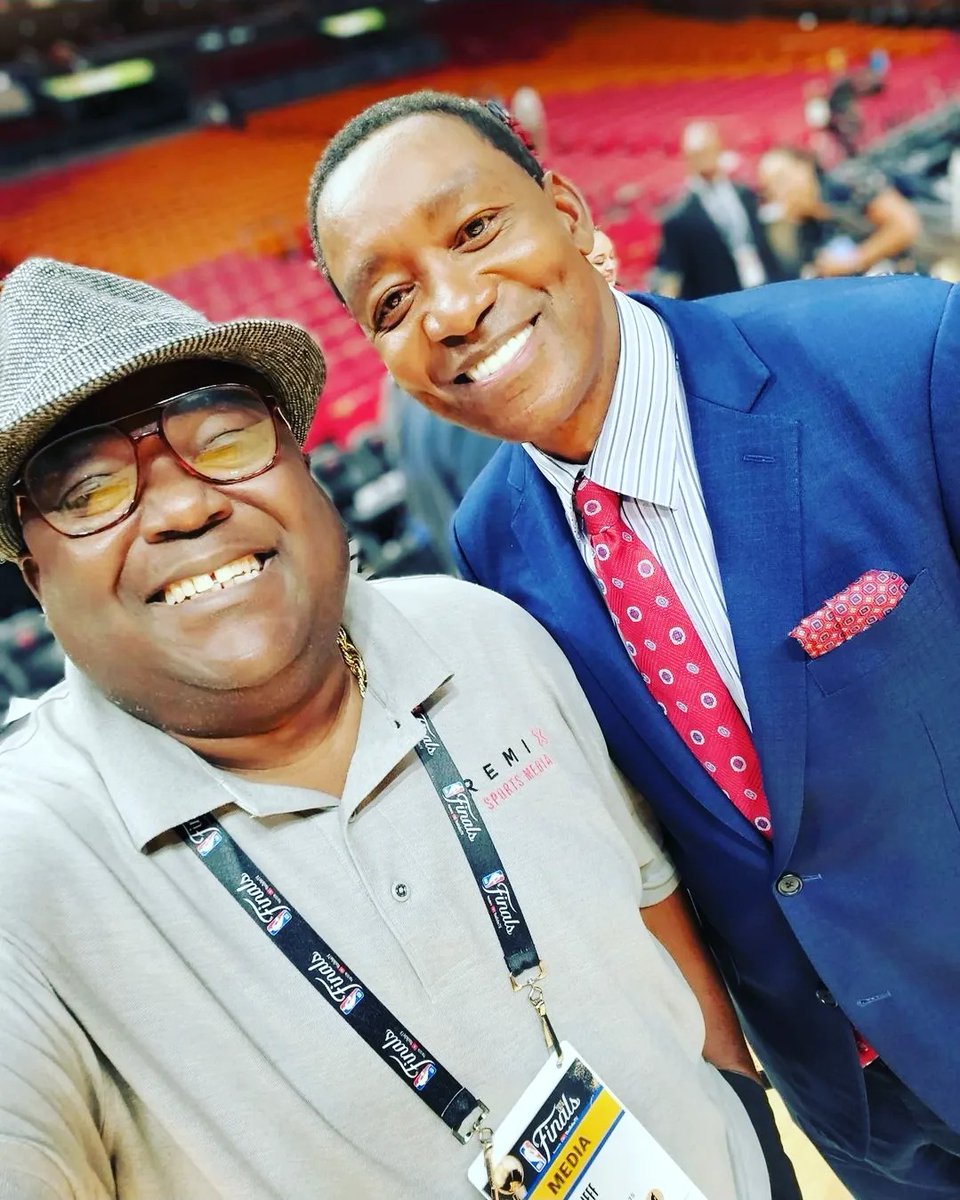 EVERYONE LET'S WISH MY FRIEND @NBA HALL OF FAMER, 2 X NBA CHAMPION AND ALL TIME GREAT @IsiahThomas A HAPPY BIRTHDAY !!!! #Zeke #TheJeffFoxShowINC #MiamiSportsTalkShawty @RemixSport97497