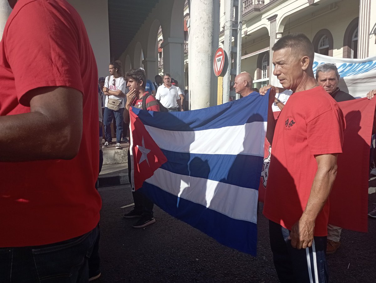 Los trabajadores de la DOTU #PinardelRio presentes en el desfile por el #1deMayo @AbreuYusmailyn @AnaMart35595482 @DiazCanelB @DrRobertoMOjeda