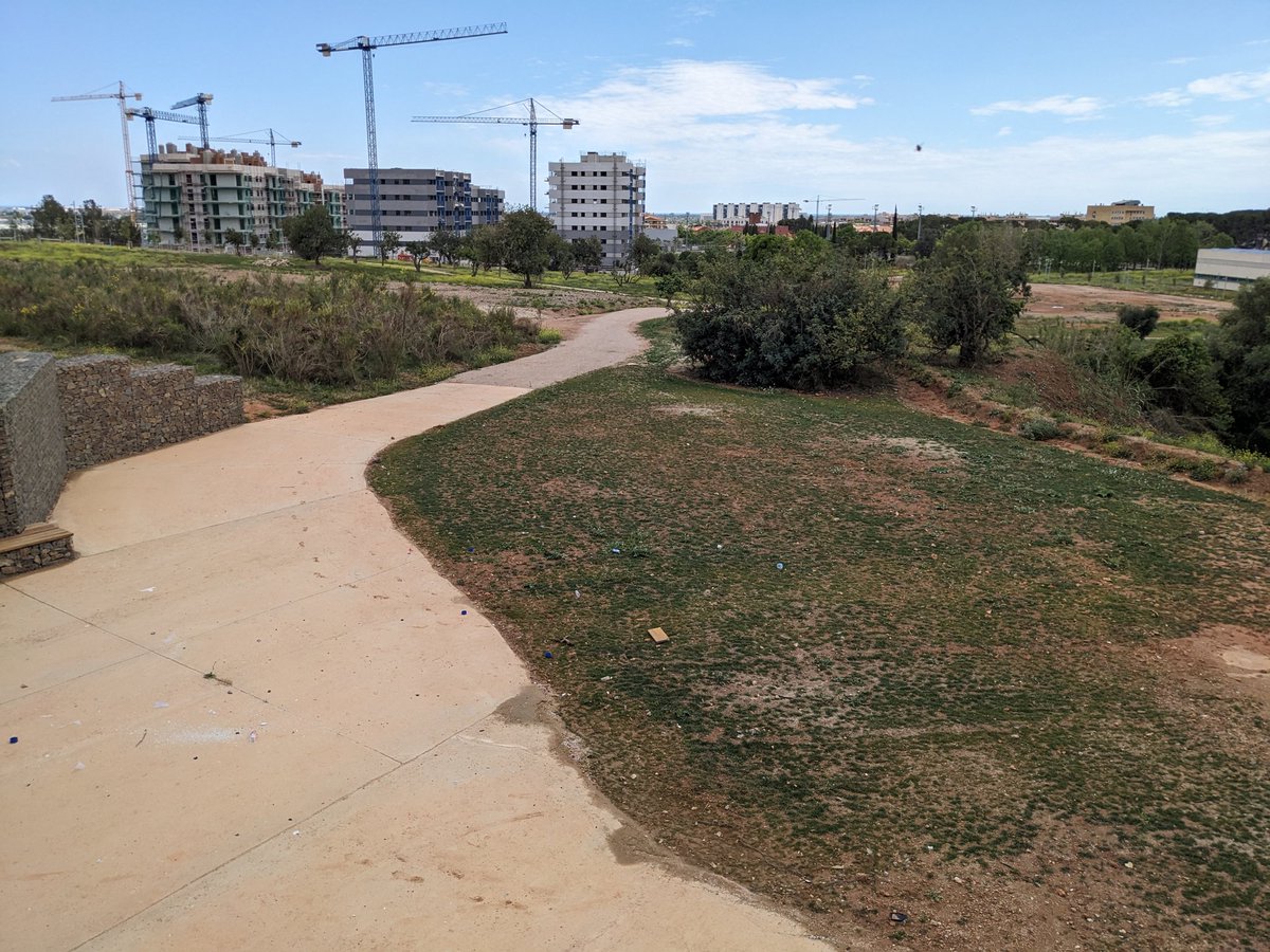 No veas con los restos de la inundaciones en Viladecans