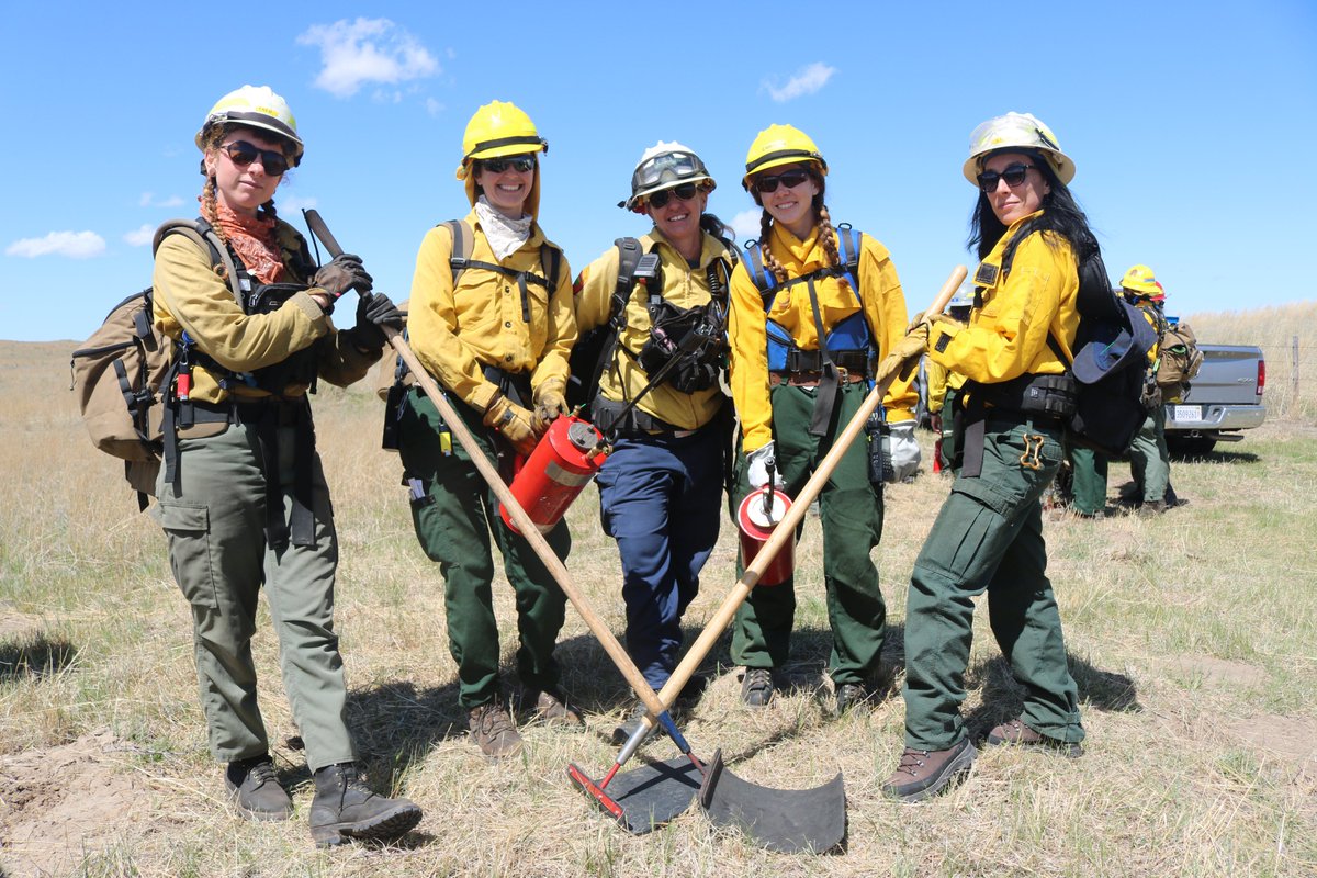 It's our last operational burn day of #WTREX Nebraska! Today, we're taking advantage of a burn window to do some blacklining operations in the Niobrara Valley Preserve.