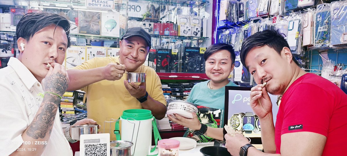 दिनरात मिहिनेत गरिरहेका छौं ।जीवनलाई सार्थक बनाउन अविश्वसनीय रूपमा कडा परिश्रम गर्नेहरूलाई सम्मान गर्ने दिन हो। हजुरहरुलाई  श्रम दिवसको सुभ कामना