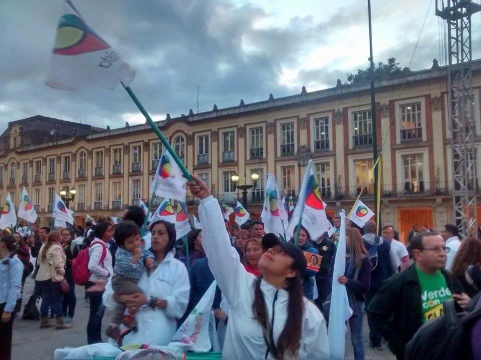 ayalamezapaola's tweet photo. Este gobierno lo defiendo, porque yo lo sude, organice, llegue a sitios que era imposible por el cambio del pueblo para el pueblo @petrogustavo TODAS Y TODOS A LAS CALLES @ProgIntl #InternacionalProgresista #1DeMayo
Tengo la sangre roja y el corazón latiendo en la izquierda ❤️ https://t.co/yze7gRFdtd