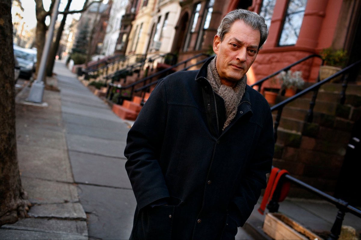 “La palabra es aproximada: no puede aprehender el mundo, pero sigue siendo el único instrumento del que disponemos”. Murió Paul Auster, uno de los escritores que mejor supo interpretar el alma de estos tiempos. Tristeza.