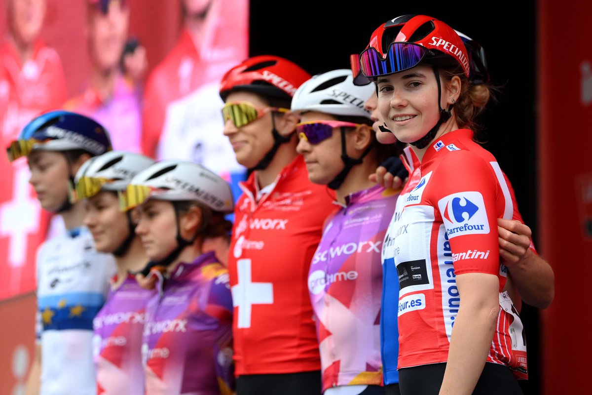 Ready for a new day in the red leadersjersy of La Vuelta Femenina: Blanka Vas 
Photo: @GettySport  
#wesparksuccess @BlankaVas