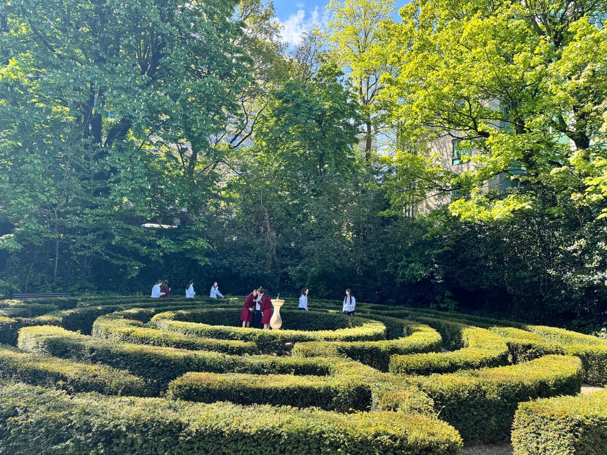 The TY Horticulture class has a lovely visit to the Iveagh Gardens today with their teacher Marion 🌺