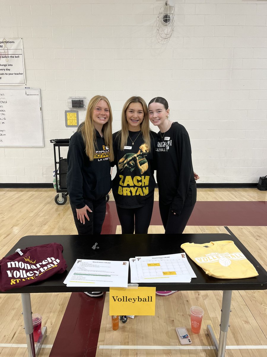 Thank you to these ladies for representing PLHS Volleyball this morning at the LVMS Activity Fair 🏐 👑Looking forward to working with our future Monarchs 🤩 @PLPulse