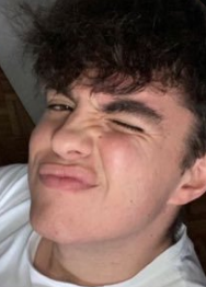 ElxGatox's tweet photo. Que pensaría Chanel si lee a este ser desde su sofa  llamarla fracasada Ella que lleva toda su vida trabajando y haciendo castings consiguió récord histórico en Eurovisión y que tiene 2 hits con más de 100 millones de streams cada uno y empieza su gira en pocos días #Eurovision https://t.co/b59DN8nRGW
