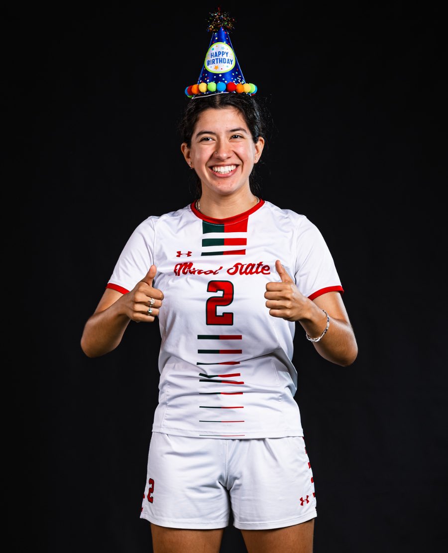 Wishing a very happy birthday to @itbeyoc 🥳🩷