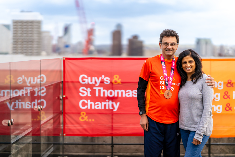 💙 Heart surgeon with almost 30 years in the NHS 💙 Star fundraiser for @GSTTCharity 💙 Two time London Marathon runner Sunil, you're amazing. Thank you for everything you do for our patients, staff and charities.👏🌟 Read more: guysandstthomas.nhs.uk/news/dedicated…