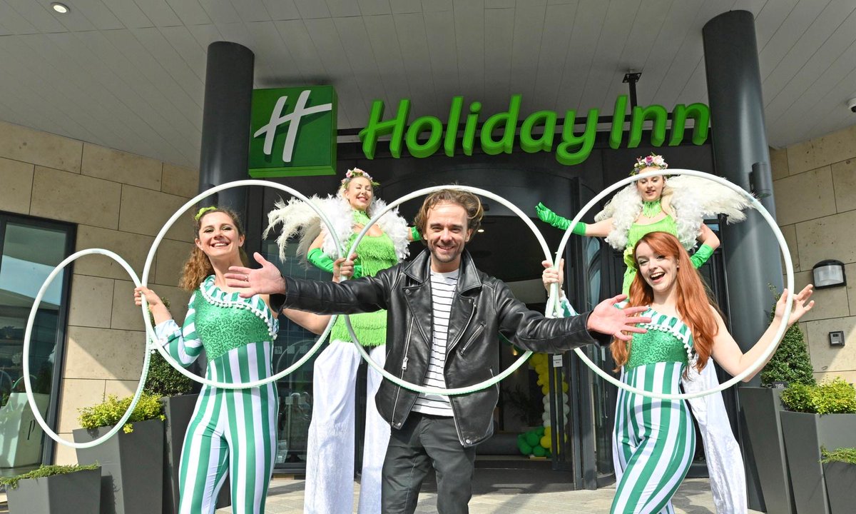 This morning, Coronation Street star Jack P Shepherd officially opened the new four-star Holiday Inn in Blackpool! 💚

The 144-bedroom hotel includes a Marco Pierre White Restaurant, business conferencing facilities, and a 24-hour fitness suite.

🔗 bit.ly/holidayinnblac…