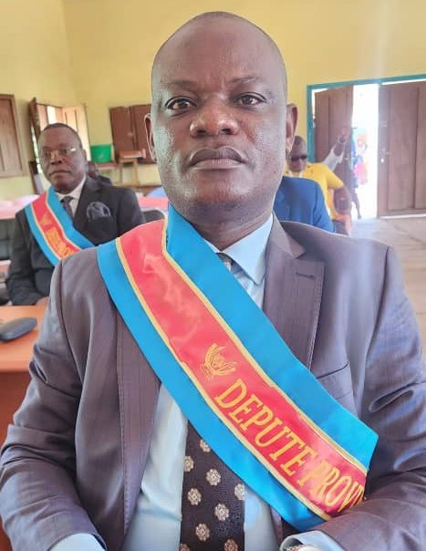 #RDC Sénatoriales : Après son désistement, l'honorable Me Bazin Mpembe se félicite d'avoir obtenu sa seule voix, vu que son objectif était de se battre pour que la liste AFDC-A/Kasaï arrache un siège au SÉNAT. 'Je suis heureux d'avoir respecté la ligne de conduite de mon autorité…