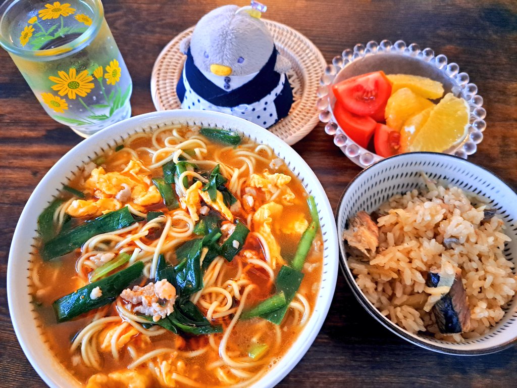 🐥今日の晩飯🥢宮崎辛麺、鯖飯、トマト&天草ジューシーフルーツ😋