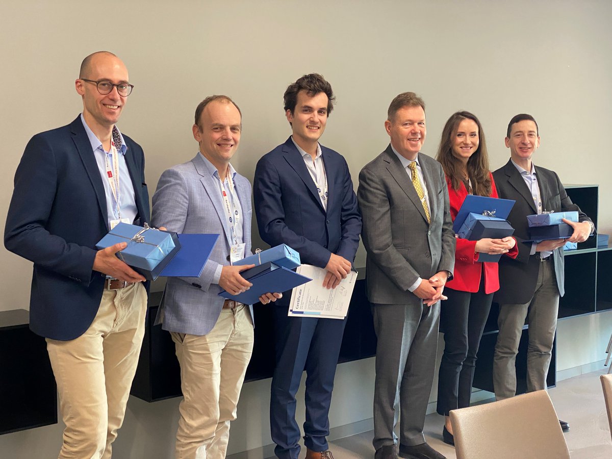 Congratulations to Endoscopy's top five Reviewers of 2023! Miguel Areia, Massimiliano di Pietro, Peter Klare, Katarzyna M. Pawlak and Arthur Schmidt Photo(LTR): P. Klare, A. Schmidt, L.-J. Masgnaux (Most Innovative Paper 2024), Editor-in-Chief P. Siersema, K. Pawlak, M. Areia