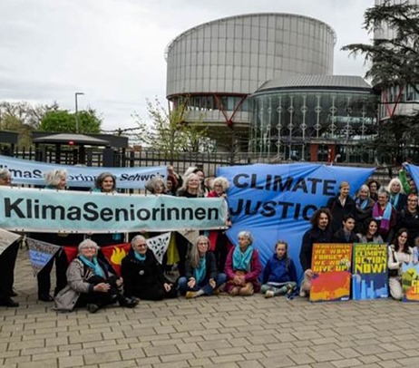 Avrupa İnsan Hakları Mahkemesi’nden yeni iklim davalarının açılmasının önünü açacak 250 sayfalık tarihi nitelikte bir karar:
   Avrupa İnsan Hakları Mahkemesi, İsviçre’ye karşı açılan Verein KlimaSeniorinnen Schweiz ve Diğerleri/İsviçre davasında iklim değişikliği konusunda