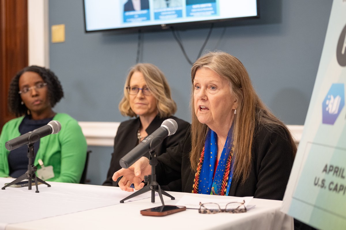 Thought-provoking session about Responsible Innovation with @JoAnnBarefoot @AIRinnovate | @katedgriffin @AspenFSP | Delicia Hand @ConsumerReports at U.S. Capitol to kick off @hedera Web3 Education Journey Series. Traditional institutions are already creating standards & tools!