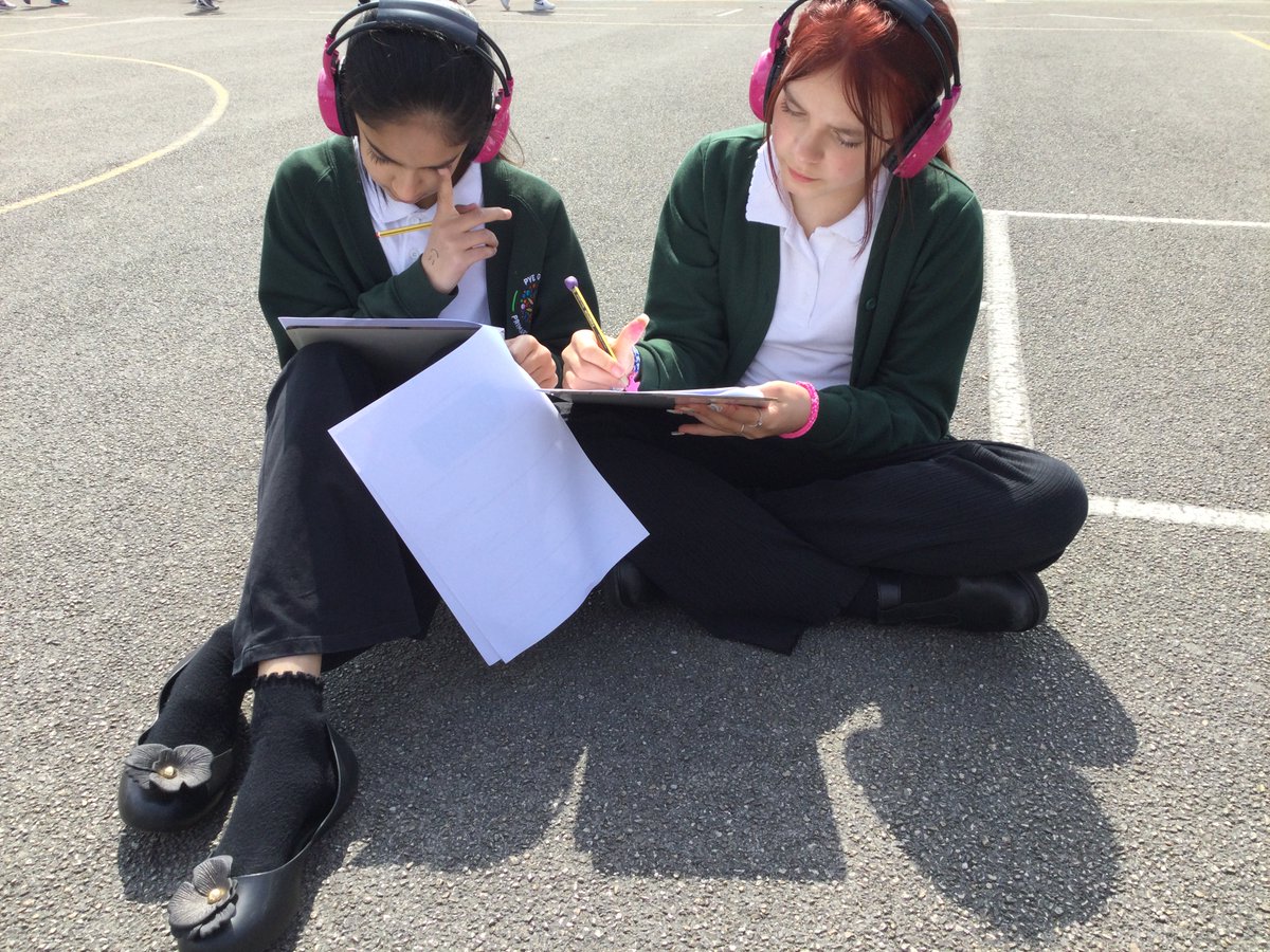 Year 5 really enjoyed using @nowpressplay to bring a maths lesson to life this morning. We were so immersed in our adventure onboard R.M.S Titanic we almost forgot where we were! #outdoorlearning #drama