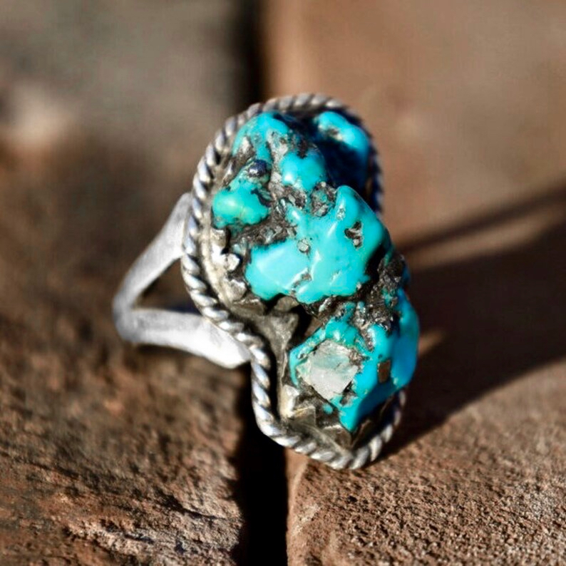 Vintage Native American Navajo Turquoise Nugget Sterling Silver Ring farriderwest.etsy.com/listing/170995… Available at Far-Rider-West.com 

#turquoisering #vintagejewelry #nativeamerican #indianjewelry #turquoisejewelry #uniquering #western #vintagering #navajojewelry