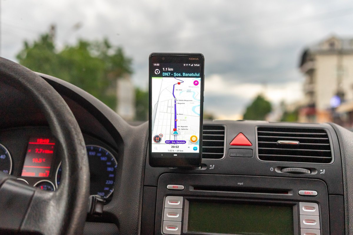 Waze a permis la géolocalisation de domiciles de policiers sur son application dlvr.it/T6GbS2