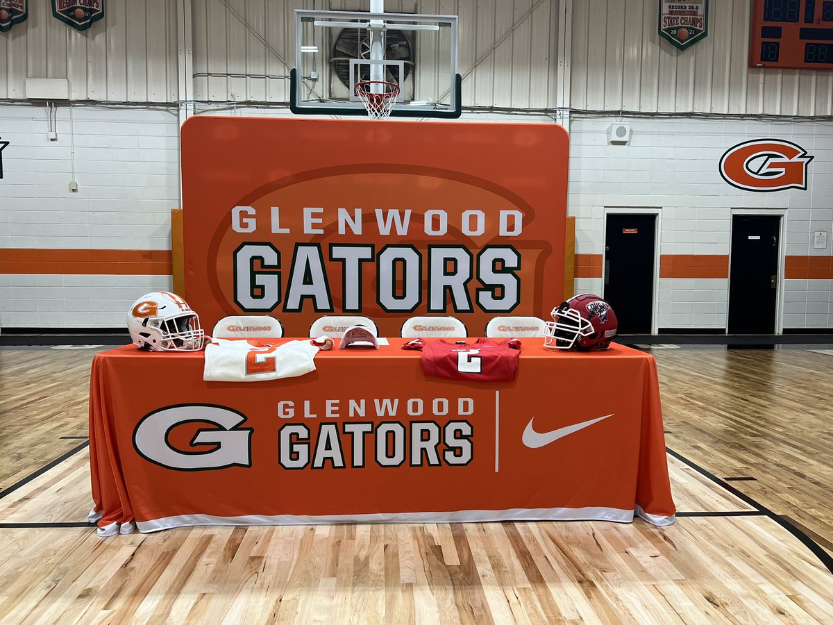 Got tagged in to help the @WRBLSports dept one time! Big day for @GLENWOODFB1 as 3 Gators sign to play at the next level.