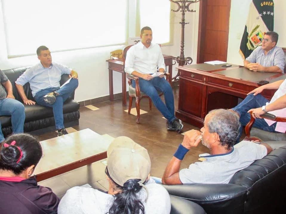 En este 1ero de Mayo, que debería ser especial para todos los que trabajamos, solo me queda unirme a la solidaridad de cientos de miles de profesores del deporte y deportistas con más de 5 meses sin cobrar sus sueldos. Una indolencia total de <a href="/FinanzasEc/">Economía Finanzas Ec</a> que sigue considerando al