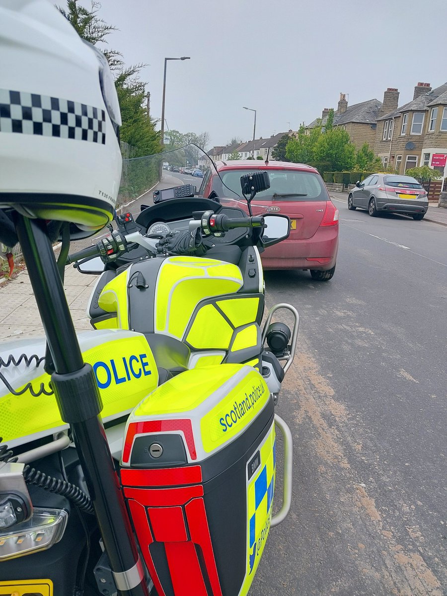 The #NationalMotorcycleUnit stopped this vehicle on Turnhouse Rd in #Edinburgh earlier for having no brakes lights. Turns out the driver didn't have insurance either. Vehicle seized and fixed penalty ticket issued #DontRiskIt