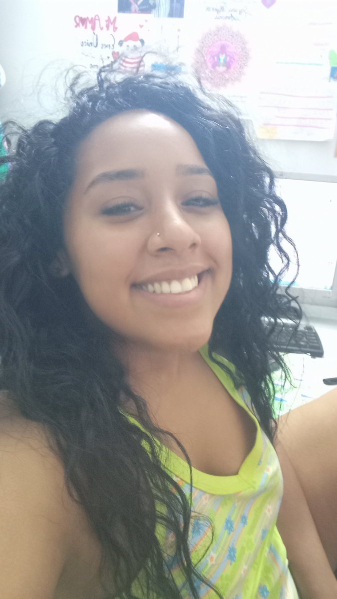 Daymarisima's tweet photo. Mi cara de recién levantada porque soy una mujer trabajadora ✨

FELIZ DÍA 🎉 https://t.co/0N6J6iRLnD