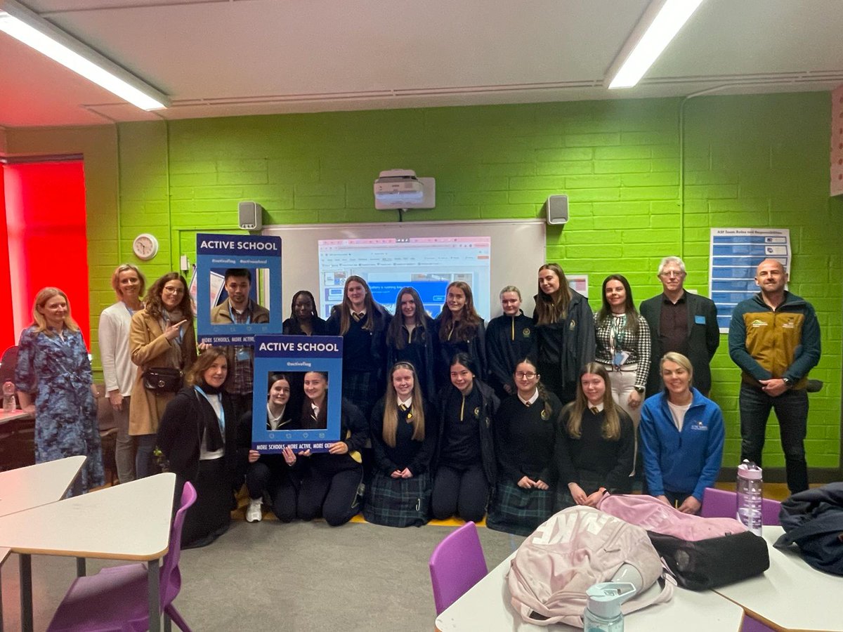 We were in Dublin 15 yesterday with @HealthyIreland and @ActiveFlag, visiting schools Colaiste Bride and St. Luke’s in Tyrrelstown. The two schools showcased their Active School Walkways and peer led programmes and activities #ActiveSchoolWalkway #ASW24