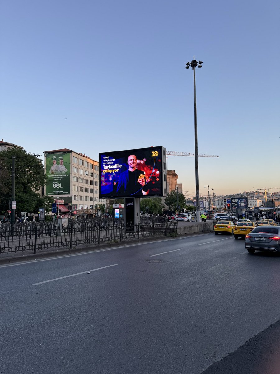Them #KeremBürsin #SerenaySarıkaya , always shining Both in the streets from Turkey 🤘💫👏👏👏👏👏👏