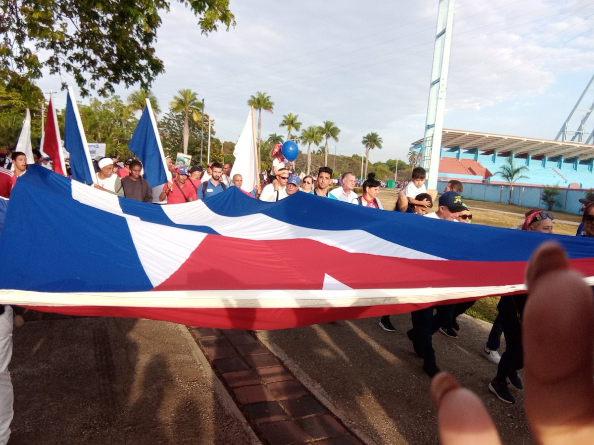 Este #1Mayo en #Camagüey patentizamos en la Plaza de la Revolución Ignacio Agramonte el apoyo a la #RevoluciónCubana  Enorgullece ser parte de este pueblo. #PorCubaJuntosCreamos