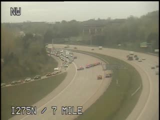 From the WWJ 24 Hour Traffic Center  
                   SB I-275 at 7 Mile
Lanes Blocked: All Lanes
County: Wayne
Event Message: Freeway Closed
Reported: 9:23 AM
#knowbeforeyougo #wwjtraffic #traffic LIVE> audacy.com/wwjnewsradio 
@Audacy @WWJ950  @AfternoonsWWJ