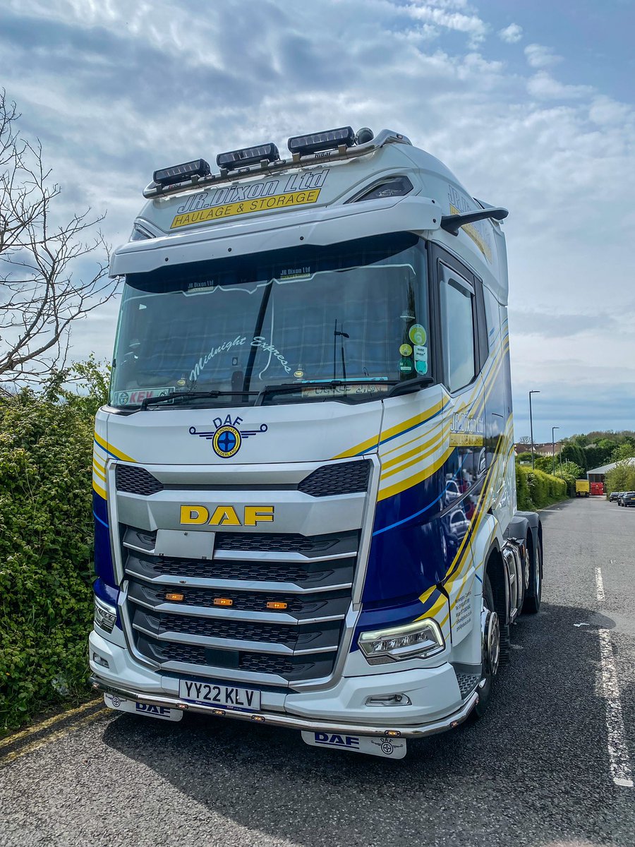 Afternoon all hope your all having an awesome day. Kevs just sent me these after having a wipe around of the mighty @DAFTrucksUK and she’s still looking amazing. Kev will be at @Truckfest_Live at Lincoln along with @CharliesTruckin please pop in and say hello #jrdixon