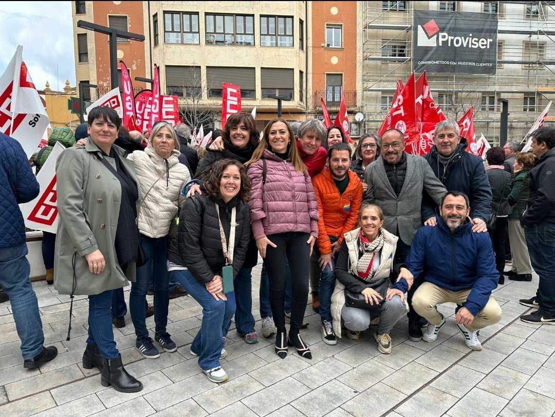 🌹Como cada año, celebrando en #Soria el día de los/las trabajadoras. 💪Para seguir por la senda de las mejoras laborales y sociales. ✊ ¡Viva el #DíaDelTrabajo! ✊ ¡Viva el #1deMayo!