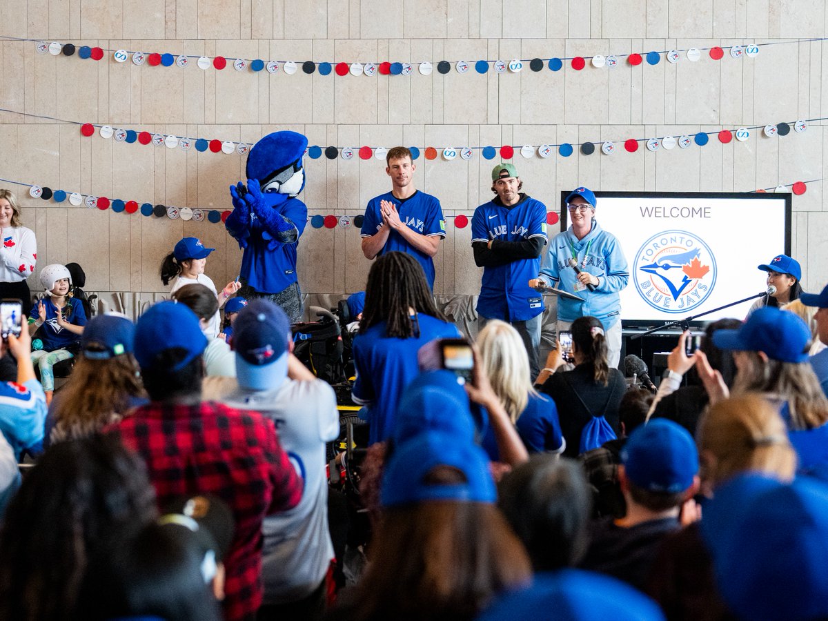 Missed all the excitement from an EPIC @bluejays visit to Holland Bloorview earlier this week? @CTVNews was here to capture all the fun – including a hospital-wide pep rally featuring a sing-along and the seventh-inning stretch. Watch here: bit.ly/3QoKRrW