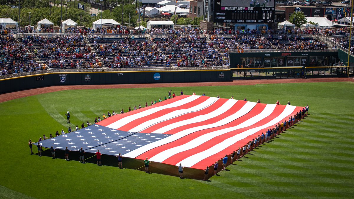 🍎ATTENTION TEACHERS📚 We are looking for 100 volunteers to hold the American flag during the National Anthem on Wednesday, June 19th! Local teachers, administrators, and other school staff can sign up! Sign-up here: bit.ly/4a0LKhF #MCWS | #RoadToOmaha | #CWSOmaha