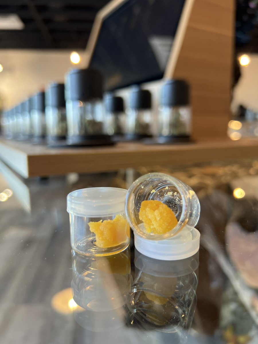 WAX WEDNESDAY🍯
Enjoy BCF wax for just $20/g! And 20%off all concentrates! 
#bakedchickenfam #baked #chicken #wax #dailydeals #lascruces #newmexicogrown #newmexico #humpday #honey