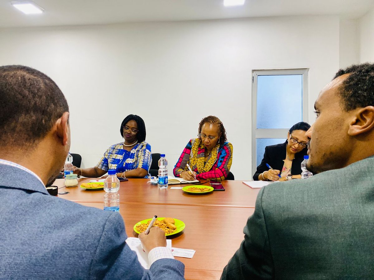 ESA/RD @anneshongwe, RST delegation, UCD🇪🇹 @Francoisendayi, &UCO colleagues had a site visit at AHF Clinic& great interaction with Ados & young people living with HIV shared their great achievements& hapiness thanks to AHF support. Need to strengthen the #HealthAct was discussed.